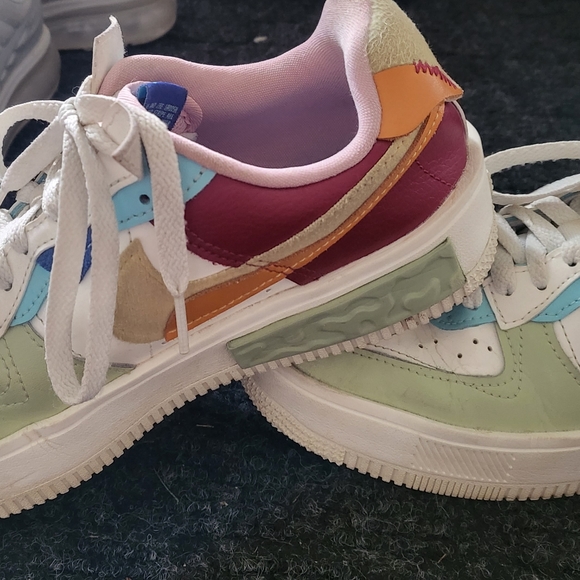 Nike Pastel Air Force - Picture 2 of 4